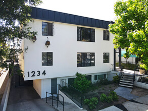 1234-1236 11th St in Santa Monica, CA - Foto de edificio - Building Photo