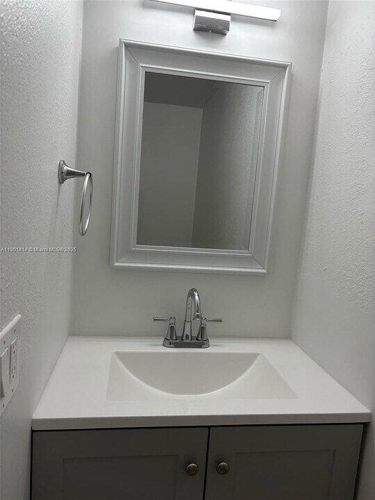 2185 86th Dr in Vero Beach, FL - Building Photo