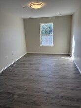 Woods at King George Apartments in Green Brook, NJ - Building Photo - Building Photo