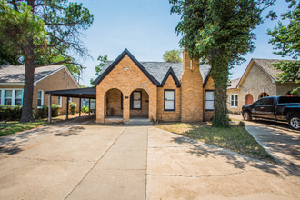 2411 21st St in Lubbock, TX - Building Photo - Building Photo