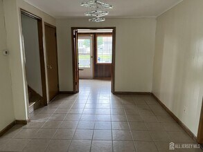 4 Monroe Ave in Carteret, NJ - Building Photo - Building Photo