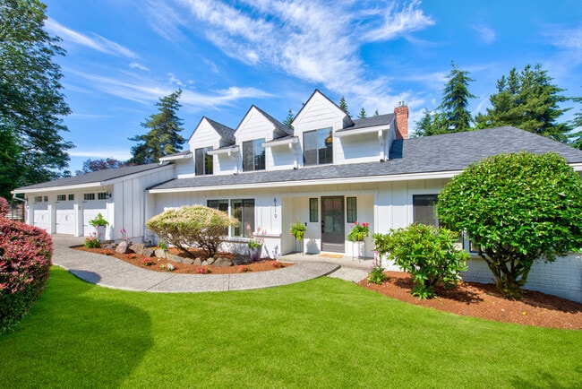 6119 114th Ave NE in Kirkland, WA - Building Photo - Building Photo