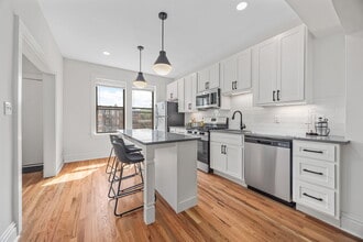 721 Limit Ave in St. Louis, MO - Foto de edificio - Building Photo