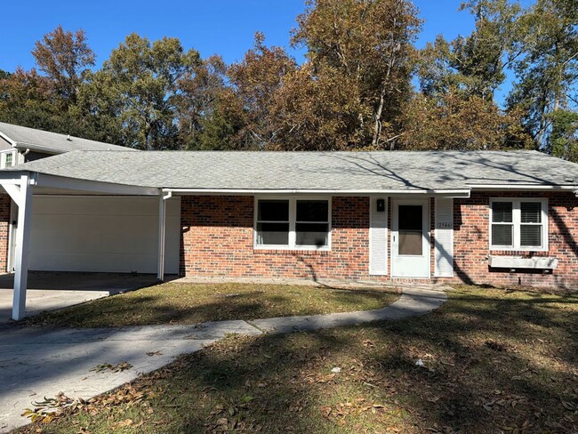 2946 Bolton Rd in Charleston, SC - Foto de edificio - Building Photo