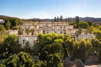 Bella Montagna in Woodland Hills, CA - Building Photo - Building Photo