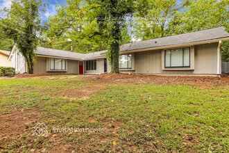 5388 Golfcrest Cir in Stone Mountain, GA - Building Photo - Building Photo
