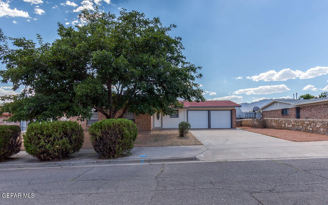 10621 Captain Valtr St in El Paso, TX - Building Photo - Building Photo