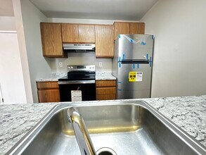 174 High St in Holyoke, MA - Building Photo - Building Photo