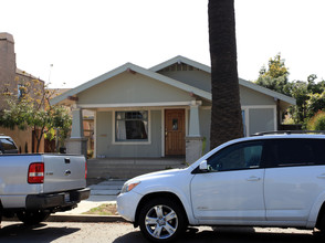 383 Obispo Ave in Long Beach, CA - Building Photo - Building Photo