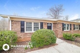 470 Creekway Dr in Winston-Salem, NC - Building Photo - Building Photo