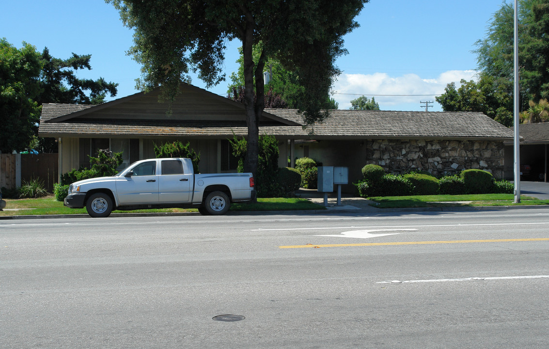 3200 Homestead Rd in Santa Clara, CA - Building Photo