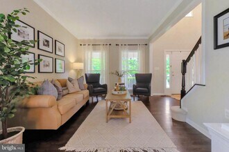 207 Alpine Dr SE in Leesburg, VA - Building Photo - Building Photo