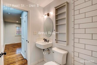 1907 Hart St, Unit Unit B in Durham, NC - Building Photo - Building Photo