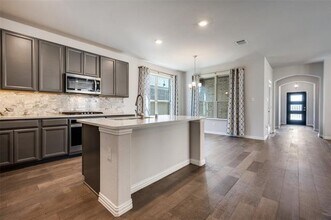 1121 Milfoil Dr in Justin, TX - Building Photo - Building Photo