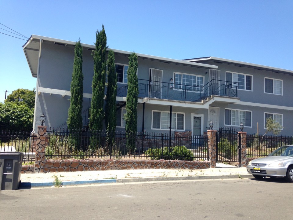 1685 Maubert Ct in San Leandro, CA - Foto de edificio