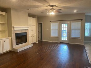 154 Poplar St in Prattville, AL - Foto de edificio - Building Photo