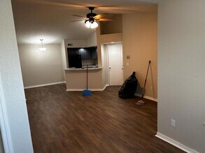 4658 Commander Dr-Unit -834 in Orlando, FL - Building Photo - Building Photo