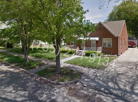 859 S 10th St in Salina, KS - Building Photo