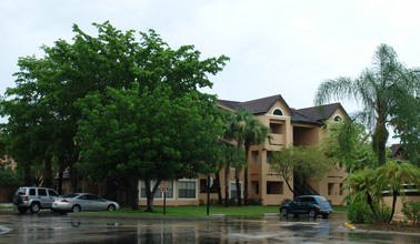 Sienna at Vista Lake in Ft. Myers, FL - Building Photo - Building Photo