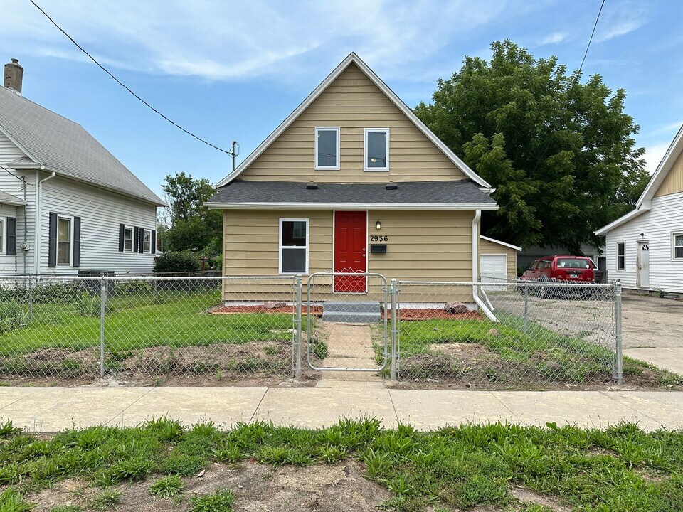 2936 Dean Ave in Des Moines, IA - Building Photo