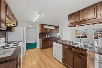 6145 W 4th Ave in Lakewood, CO - Building Photo - Building Photo