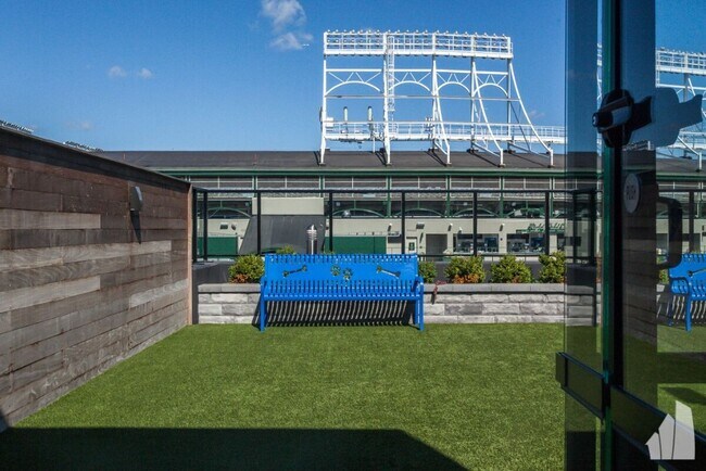 1025 W Addison St in Chicago, IL - Building Photo - Building Photo