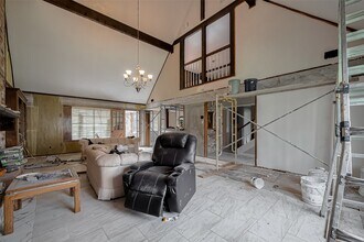 811 Loire Ln in Houston, TX - Building Photo - Building Photo