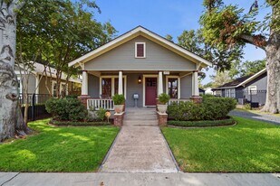 1020 Algregg St in Houston, TX - Building Photo