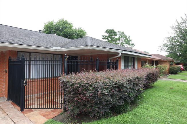 4018 Nenana Dr in Houston, TX - Building Photo - Building Photo