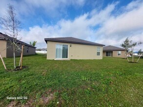 5405 Fantasy Dr in Fort Pierce, FL - Building Photo - Building Photo