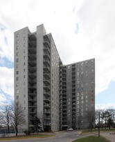Eglinton Park Place in Toronto, ON - Building Photo