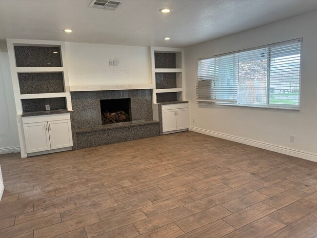 65786 6th St in Desert Hot Springs, CA - Foto de edificio - Building Photo