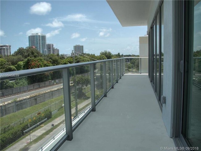 1600 SW 1st Ave-Unit -401 in Miami, FL - Building Photo - Building Photo