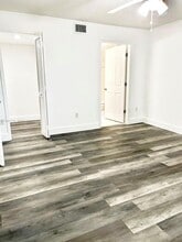 1005 Palm Beach Trace Dr in Royal Palm Beach, FL - Foto de edificio - Building Photo