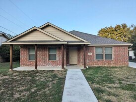 1705 Carverly Dr in Fort Worth, TX - Building Photo