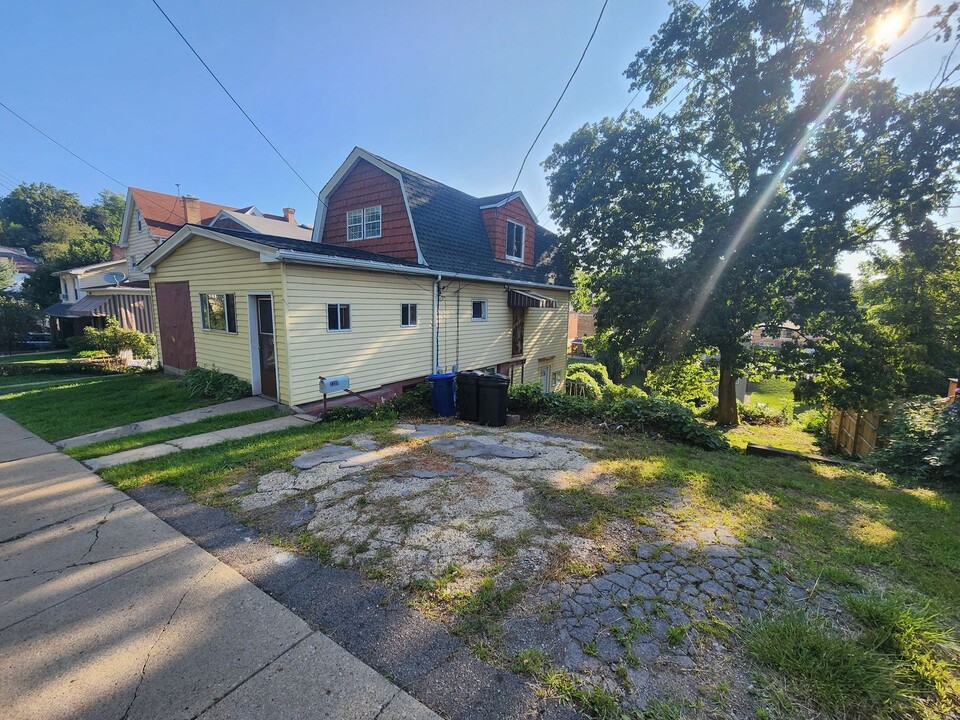 2359 Saranac Ave in Pittsburgh, PA - Foto de edificio