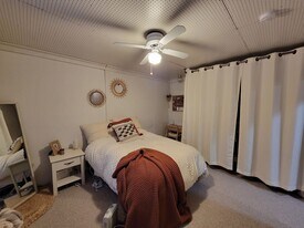 604 W Seerley Blvd in Cedar Falls, IA - Building Photo