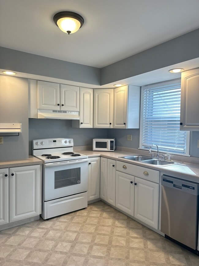 70 Livingston Ave, Unit 70 Livingston