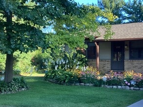 2344 E Textile Rd in Saline, MI - Building Photo - Building Photo