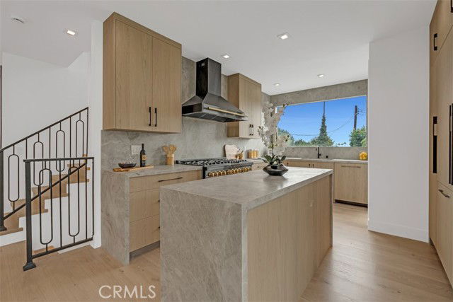 430 W Kenneth Rd in Glendale, CA - Building Photo - Building Photo