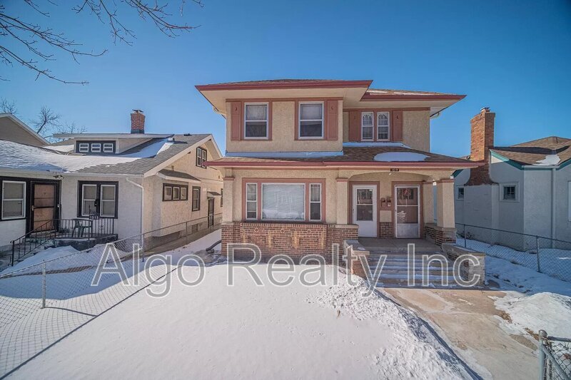 1519 Queen Ave N in Minneapolis, MN - Building Photo