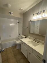 2323 Fairwind Rd in Houston, TX - Building Photo - Building Photo