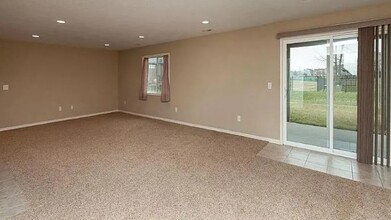 407 NE 46th St in Ankeny, IA - Building Photo - Building Photo