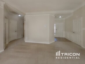 3743 Sipes Ln in Charlotte, NC - Building Photo - Building Photo