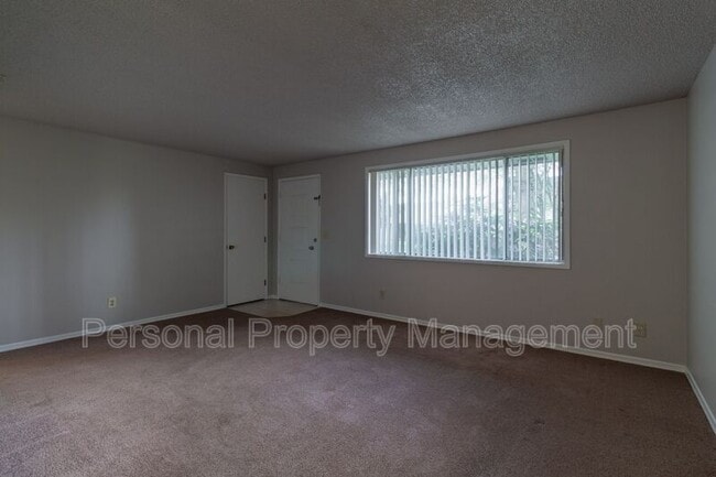 10901 NE 7th St in Vancouver, WA - Building Photo - Building Photo