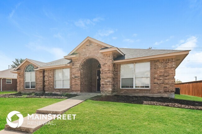 9306 Chimneywood Dr in Rowlett, TX - Building Photo - Building Photo