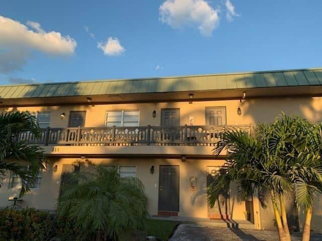 211 S Swinton Ave in Delray Beach, FL - Foto de edificio