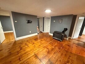 949 Locust St in Fall River, MA - Building Photo