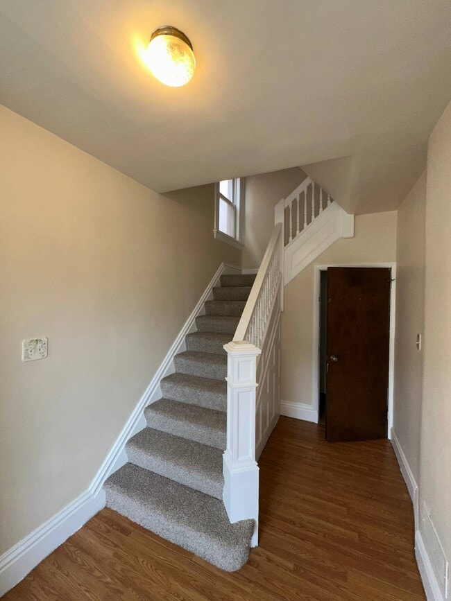 738 Rossmore Ave in Pittsburgh, PA - Building Photo - Building Photo