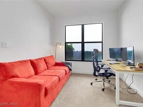9011 Madrid Cir in Naples, FL - Building Photo - Building Photo